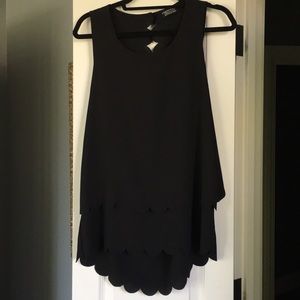 No sleeve scalloped top